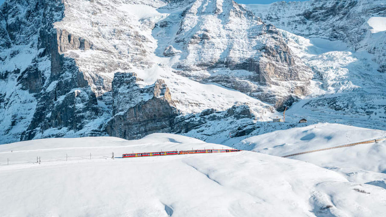 Schweizer Skigebiete: Mit der Bahn zur Piste