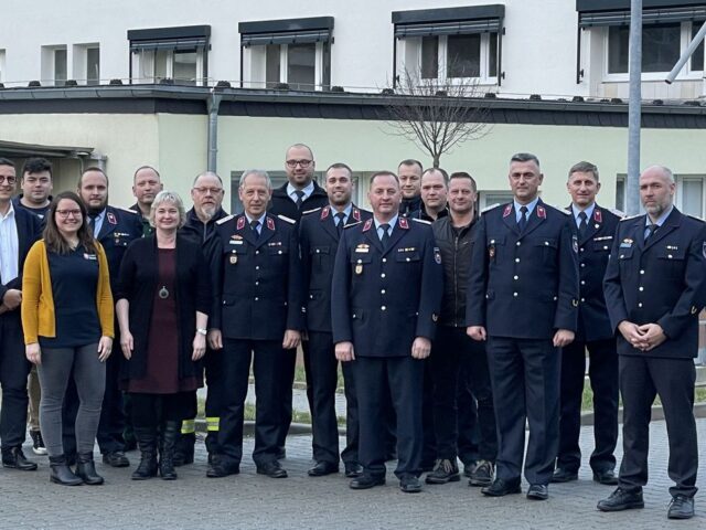 Ehrenbeamte gemäß Brandschutz- und Hilfeleistungsgesetz / Dirk Bischoff und Ralf Lange als Abschnittsleiter wiedergewählt