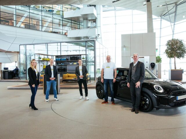 Auf der Überholspur zur Elektromobilität: 10.000 vollelektrische MINI* im Jahr 2021 in Deutschland zugelassen