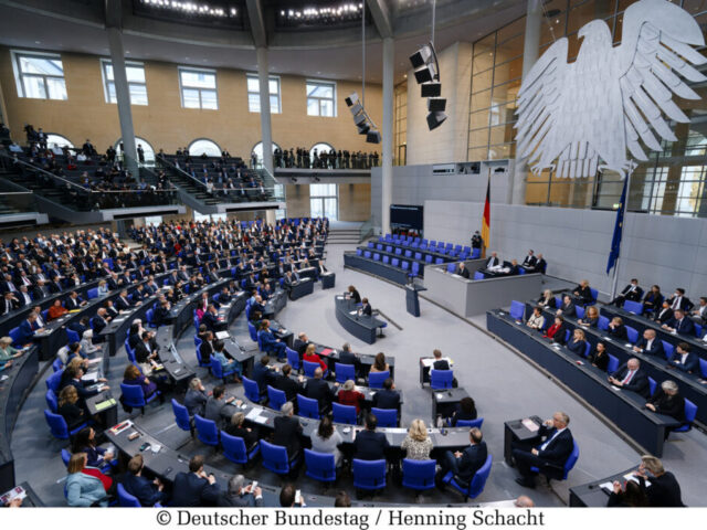 Heute im Bundestag: Kritik an Neufassung des Infektionsschutzgesetzes