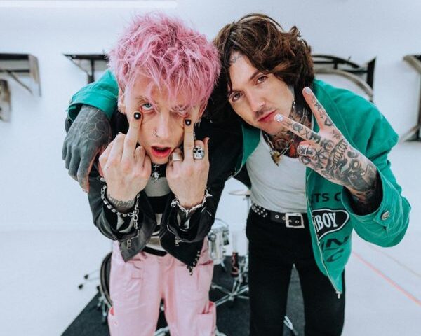 Machine Gun Kelly veröffentlicht “maybe” aus dem kommenden Album “mainstream sellout”