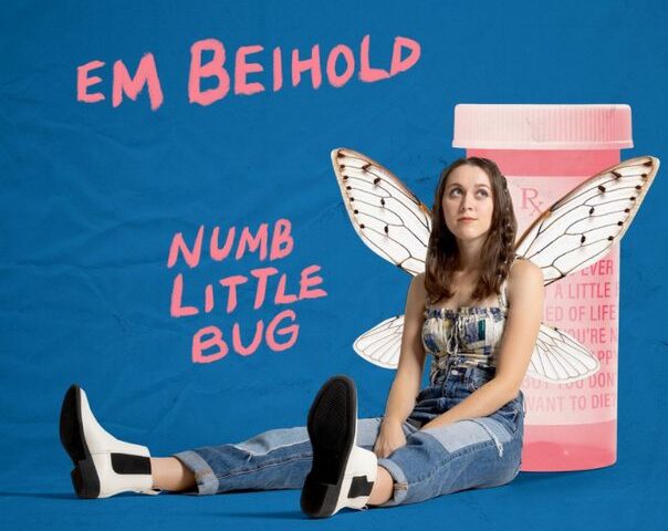 Shootingstar Em Beihold erobert mit “Numb Little Bug” das Publikum und die Charts rund um den Globus