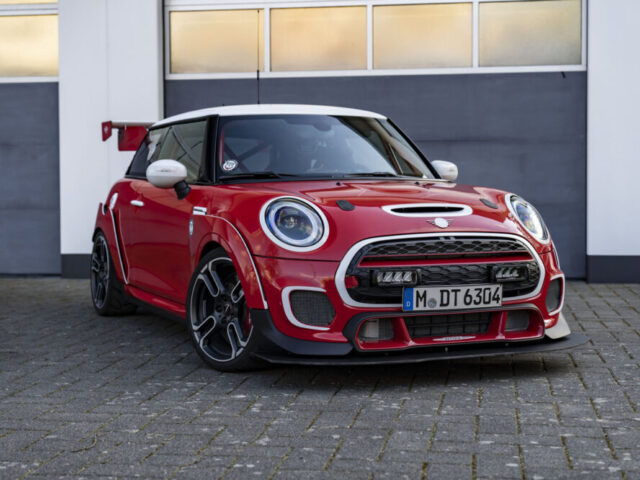 MINI John Cooper Works kehrt zum 24h Rennen am Nürburgring zurück