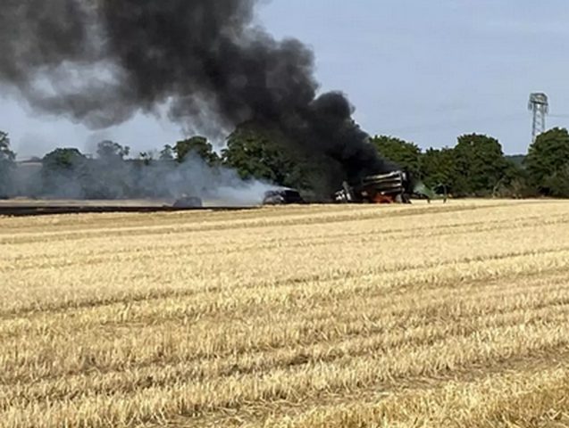 Landwirtschaftliche Maschine geriet in Brand
