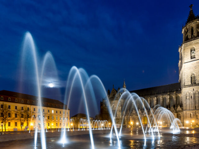 Magdeburger Wasser-Licht-Skulpturen suchen neue Unterstützung / Brunnensponsoring auf dem Domplatz