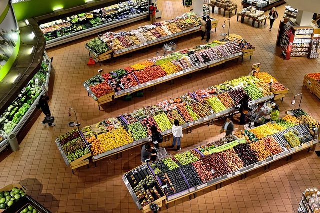 Einzelhandelsumsatz im Juni 2022 um 1,6 % niedriger als im Vormonat / Inflation drückt Konsum im Einzelhandel – Umsatz mit Lebensmitteln auf tiefstem Stand seit Juni 2016