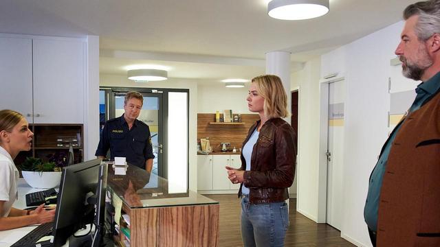 Krimiserie: Die Rosenheim-Cops – Tödlicher Schwindel (ZDF 19:25 – 20:15 Uhr)