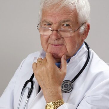 Knapp ein Drittel der Ärztinnen und Ärzte ist 55 Jahre und älter
