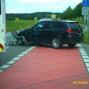 Radfahrer nach Kollision schwer verletzt