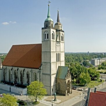 Magdeburg neu entdeckt: Neue Panorama-Tafeln auf dem Südturm der Johanniskirche eingeweiht