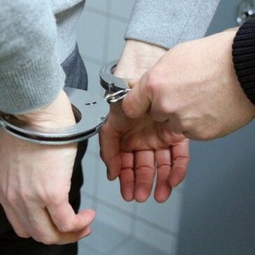Diebstahl aus PKW: 32-Jähriger Dieb wird verhaftet