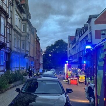 Feuerwehr im Einsatz: Verdacht der schweren Brandstiftung