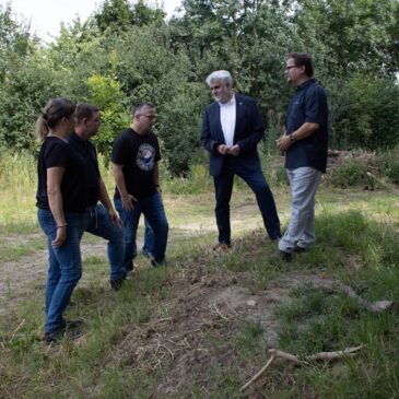 Willingmann besichtigt renaturierten Flutgraben Hecklingen: „Naturschutz wirkt“