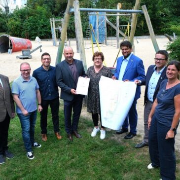 Ministerin Grimm-Benne beim ersten Spatenstich: Land fördert Neugestaltung eines Spielplatzes in Stadtfeld Ost mit 299.743 Euro