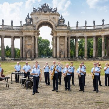 Sachsen-Anhalt-Tag in Stendal: Die Bundespolizei präsentiert sich auf der Blaulichtmeile und die Big Band spielt auf der Gastgeberbühne des MDR