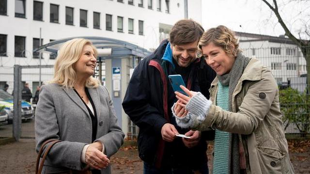 Anwaltserie: Die Kanzlei – Ohne Heimat (Das Erste 20:15 – 21:00 Uhr)