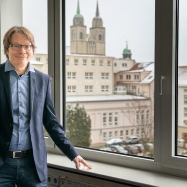 Stadtschreiber Jonas-Philipp Dallmann liest zum Abschluss seiner Amtszeit in der Stadtbibliothek Magdeburg – Bruno Tauts Glasperlenspiel „Dandanah“