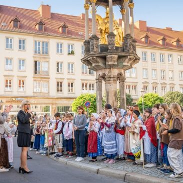 UN-Weltkindertag & Gang des Magdeburger Rechts : Historisch vom Domplatz ins Rathaus