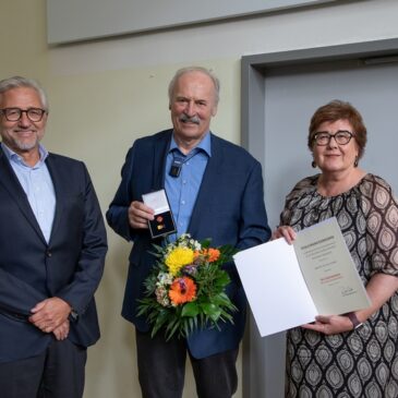 MKSE-Leiter Klaus Mohnike mit Ehrennadel des Landes ausgezeichnet