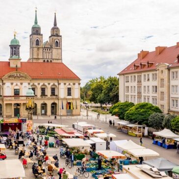 Verlegung des Wochenmarktes auf dem Alten Markt / Weihnachtsmarkt wird aufgebaut