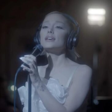 Ariana Grande präsentiert „don’t wanna break up again“ (live version)