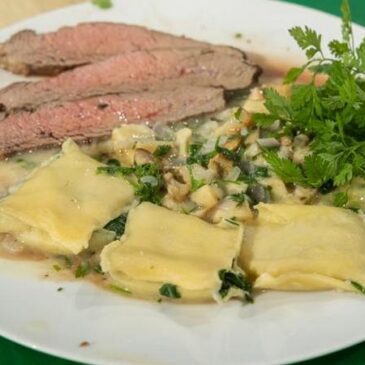 Die Küchenschlacht: Flanksteak mit Steinpilzrahm und Maultaschen vom 18. Oktober 2024