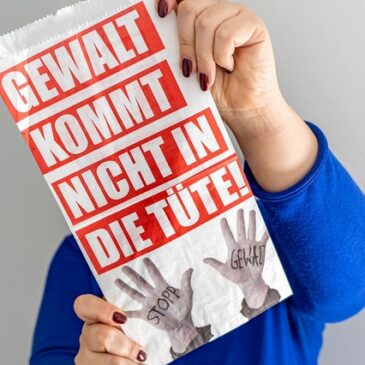 „Gewalt kommt nicht in die Tüte“ Aktion für Frauenschutz zum 5. Mal in Magdeburg