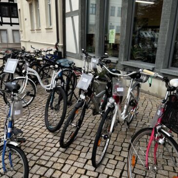 Heute kommen Fundsachen unterm Hammer: Versteigerung im Haldensleber Bürgerbüro