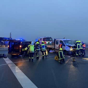 Sechs Verletzte bei Verkehrsunfall auf der L66