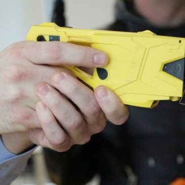 Distanzelektroimpulsgerät (Taser): Innenministerium startet Umfrage zur erweiterten Ausstattung der Landespolizei